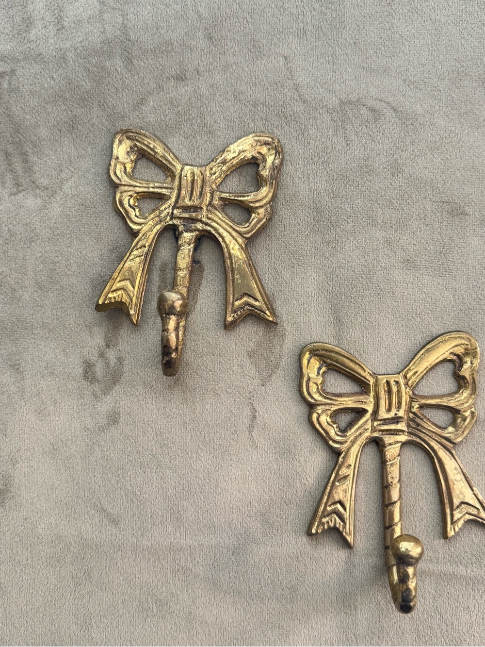 Vintage Brasd Decorative Bow Wall Hooks - Gold Metal (Set of 2)